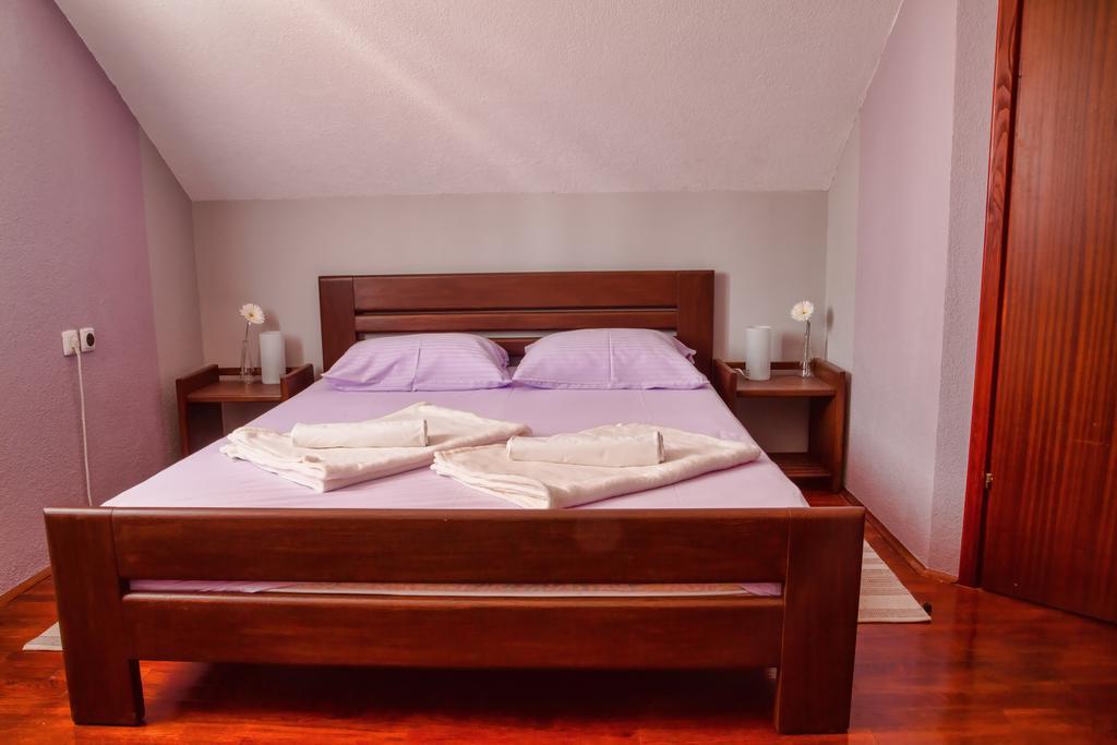 Apartments And Rooms Stefanac Slunj Quarto foto